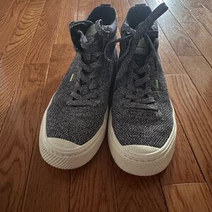 Cariuma Gray High-Top Sneakers (Vegan)